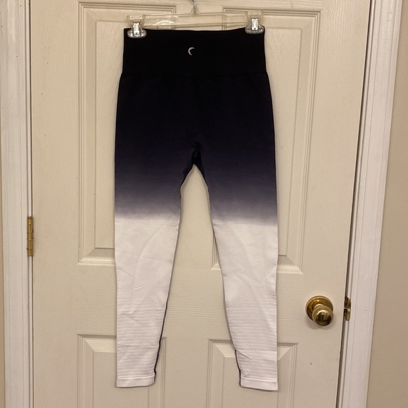 NWOT Zyia Ombré Leggings - Picture 8 of 8